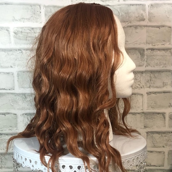 Auburn/Red Wavy Shoulder Length Wig without bangs - New, never worn - Picture 4 of 5